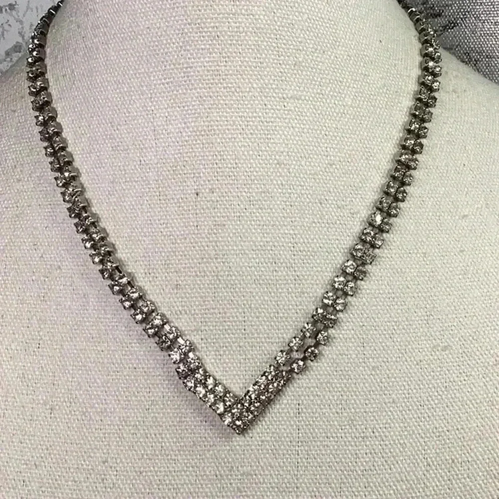 Rhinestone Bling Necklace with V Detail Vintage 1950’s